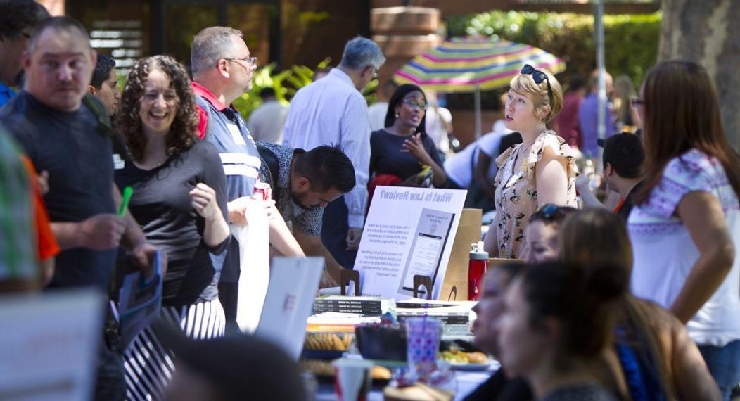 students in the quad during the 2015 orientation